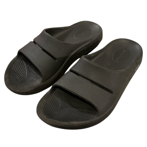 EUC - Oofos Ooahh Slide Sandal - Black Size - US7 - Picture 3 of 5